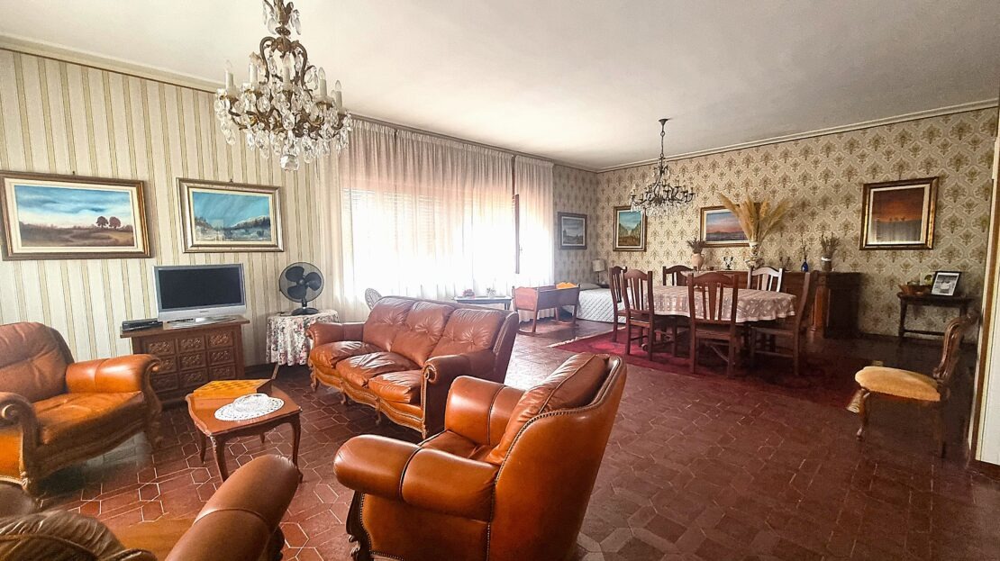 Itaalia, 3 Bedrooms Bedrooms, 8 Rooms Rooms,2 VannitoadVannitoad,Villa,Sale,1101