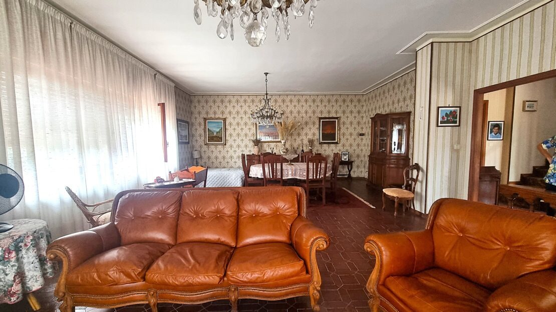 Itaalia, 3 Bedrooms Bedrooms, 8 Rooms Rooms,2 VannitoadVannitoad,Villa,Sale,1101