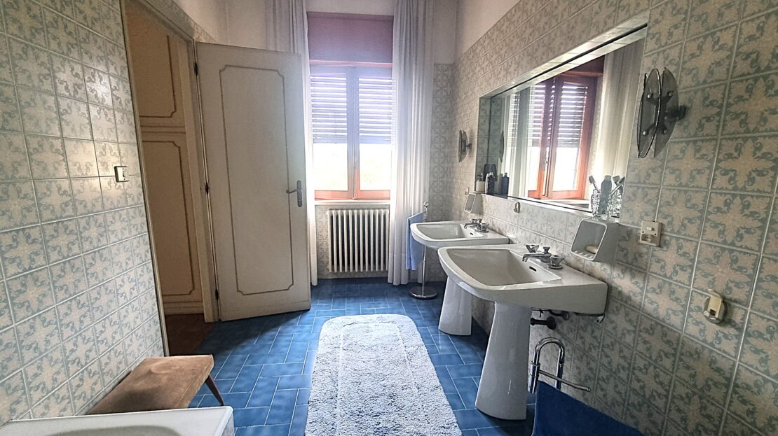 Itaalia, 3 Bedrooms Bedrooms, 8 Rooms Rooms,2 VannitoadVannitoad,Villa,Sale,1101