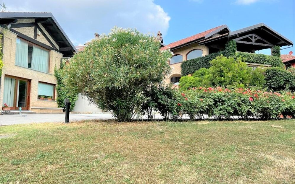 Itaalia, 6 Bedrooms Bedrooms, 16 Rooms Rooms,6 VannitoadVannitoad,Villa,Sale,1102