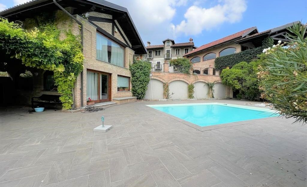 Itaalia, 6 Bedrooms Bedrooms, 16 Rooms Rooms,6 VannitoadVannitoad,Villa,Sale,1102