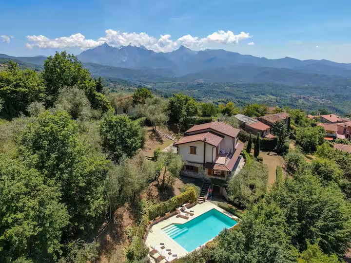 Itaalia, 3 Bedrooms Bedrooms, 9 Rooms Rooms,4 VannitoadVannitoad,Villa,Sale,1104