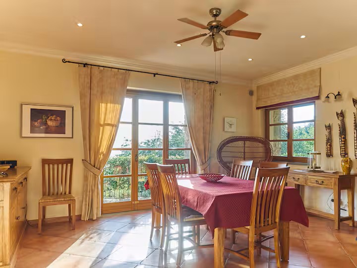 Itaalia, 3 Bedrooms Bedrooms, 9 Rooms Rooms,4 VannitoadVannitoad,Villa,Sale,1104