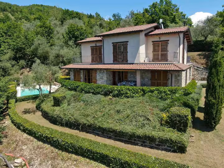 Itaalia, 3 Bedrooms Bedrooms, 9 Rooms Rooms,4 VannitoadVannitoad,Villa,Sale,1104