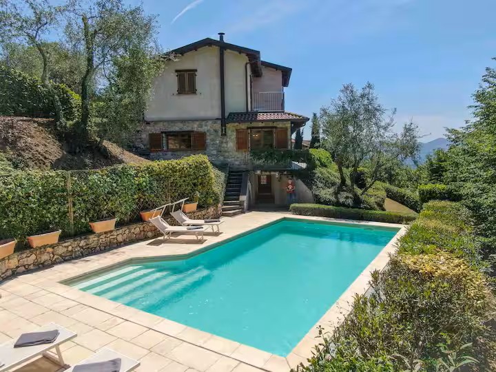 Itaalia, 3 Bedrooms Bedrooms, 9 Rooms Rooms,4 VannitoadVannitoad,Villa,Sale,1104