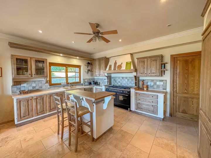 Itaalia, 3 Bedrooms Bedrooms, 9 Rooms Rooms,4 VannitoadVannitoad,Villa,Sale,1104