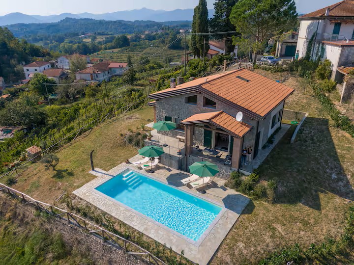 Montecurto, Itaalia, 3 Bedrooms Bedrooms, 7 Rooms Rooms,2 VannitoadVannitoad,Villa,Sale,1105