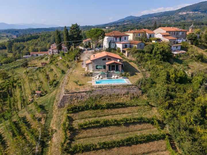 Montecurto, Itaalia, 3 Bedrooms Bedrooms, 7 Rooms Rooms,2 VannitoadVannitoad,Villa,Sale,1105