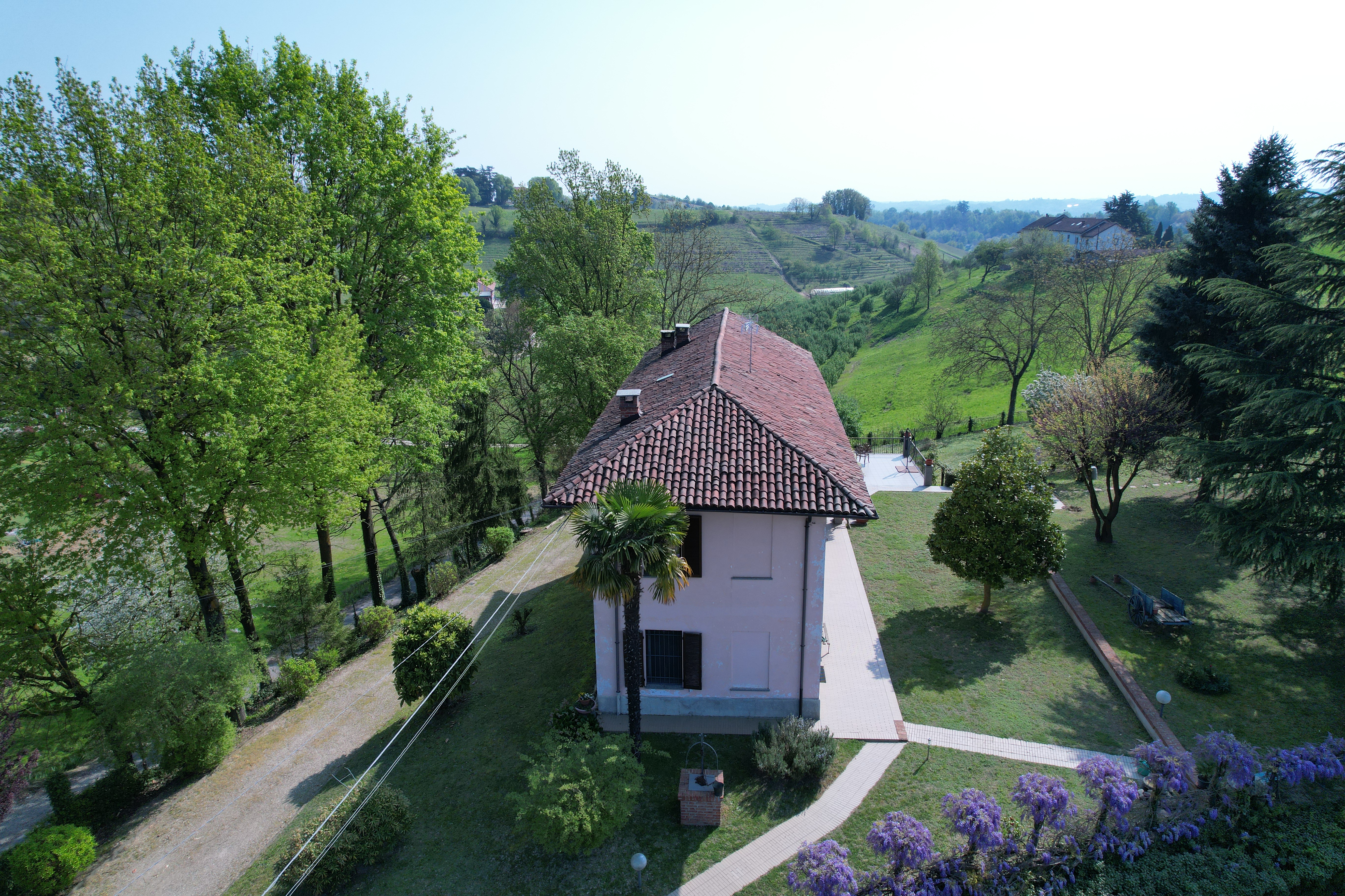 Asti, Itaalia, 5 Rooms Rooms,2 VannitoadVannitoad,Villa,Sale,1114