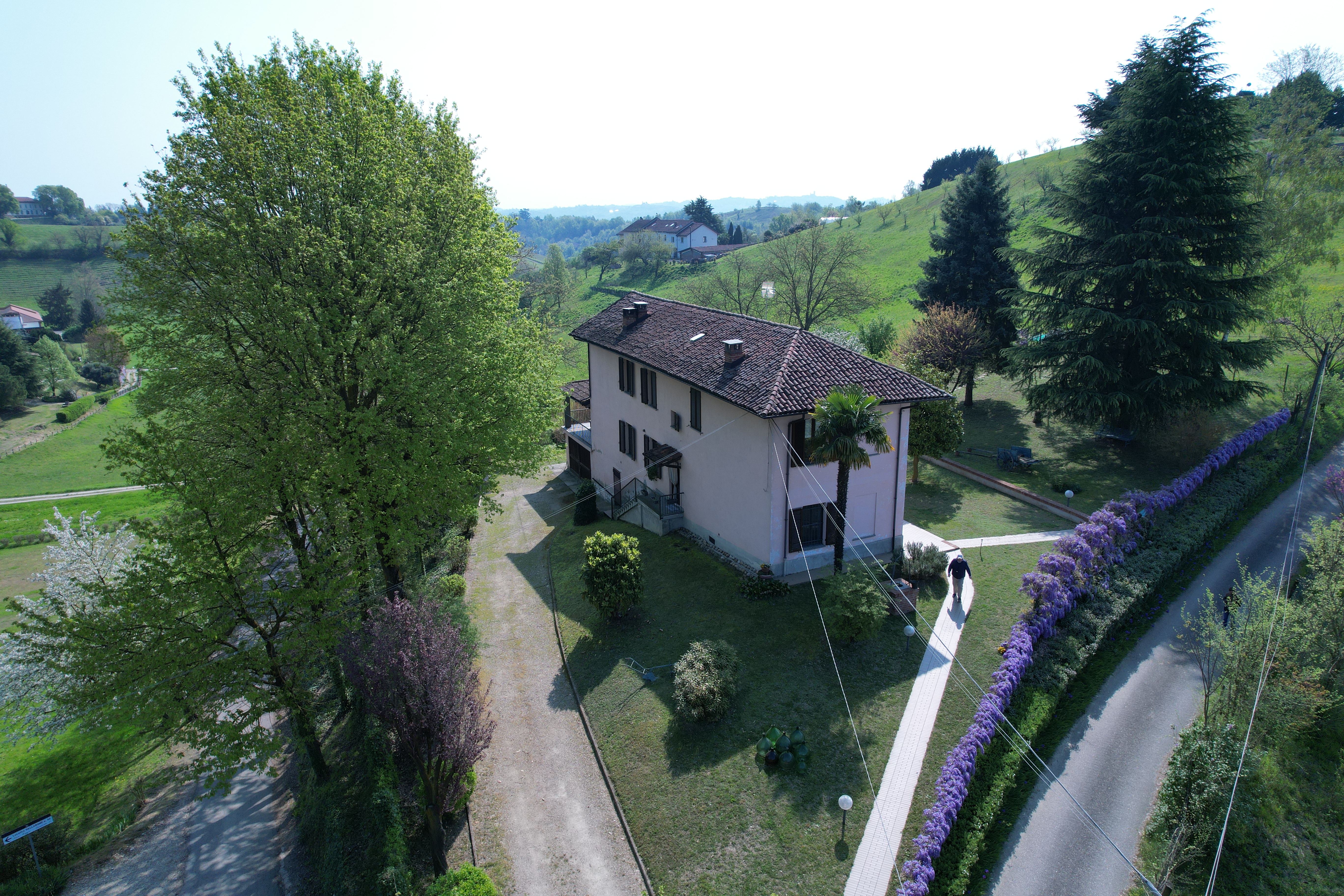 Asti, Itaalia, 5 Rooms Rooms,2 VannitoadVannitoad,Villa,Sale,1114