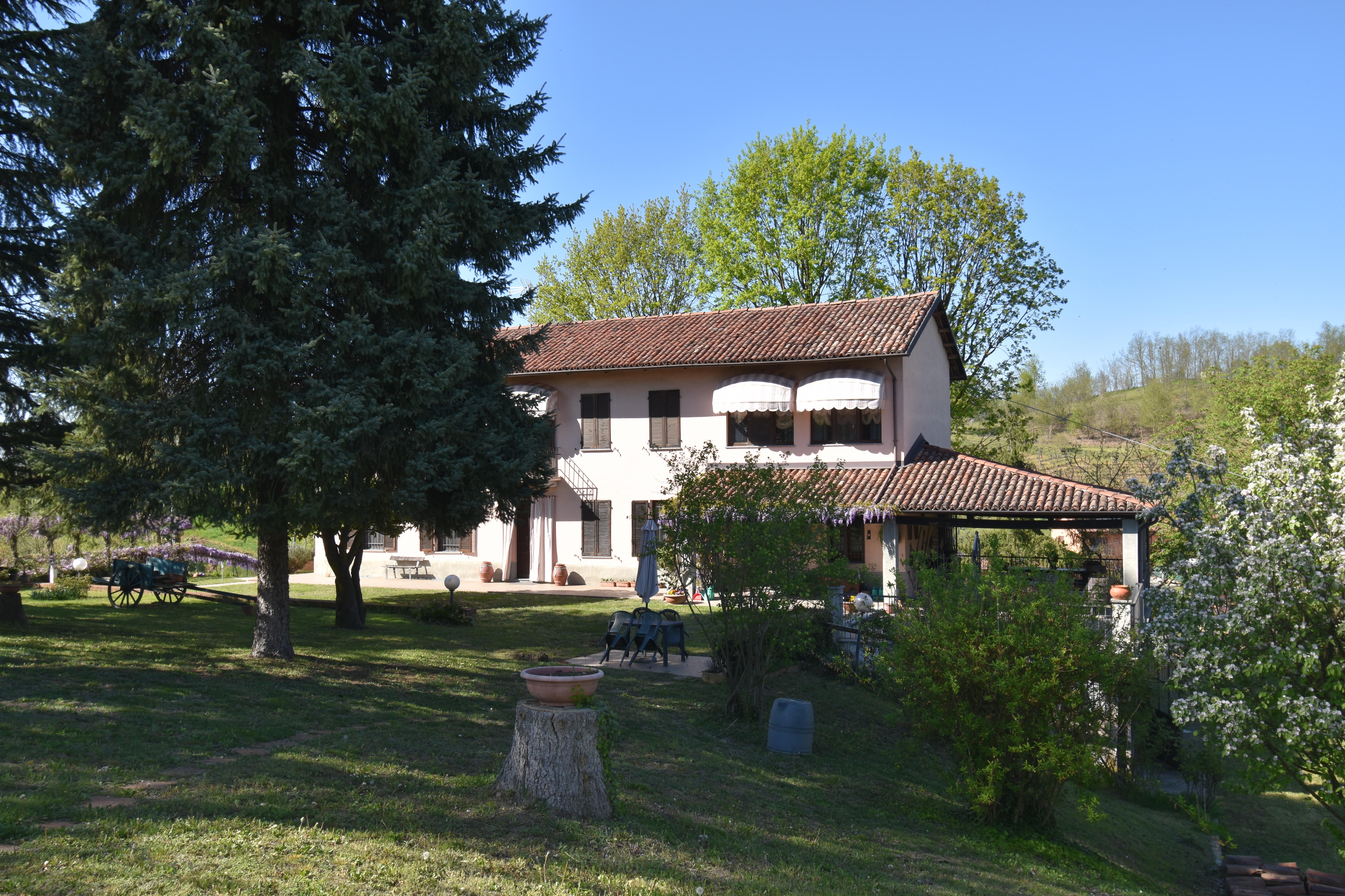 Asti, Itaalia, 5 Rooms Rooms,2 VannitoadVannitoad,Villa,Sale,1114