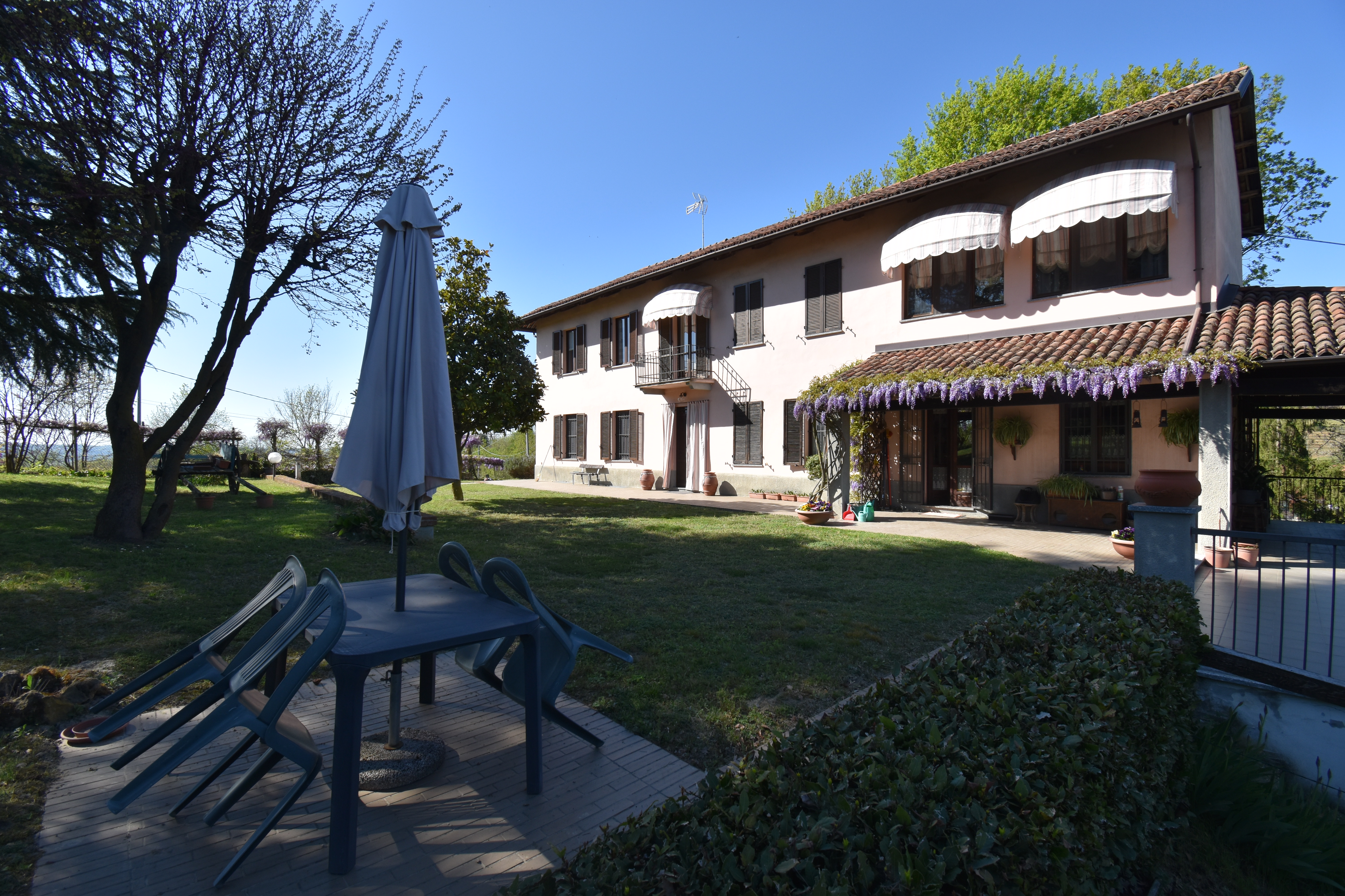 Asti, Itaalia, 5 Rooms Rooms,2 VannitoadVannitoad,Villa,Sale,1114