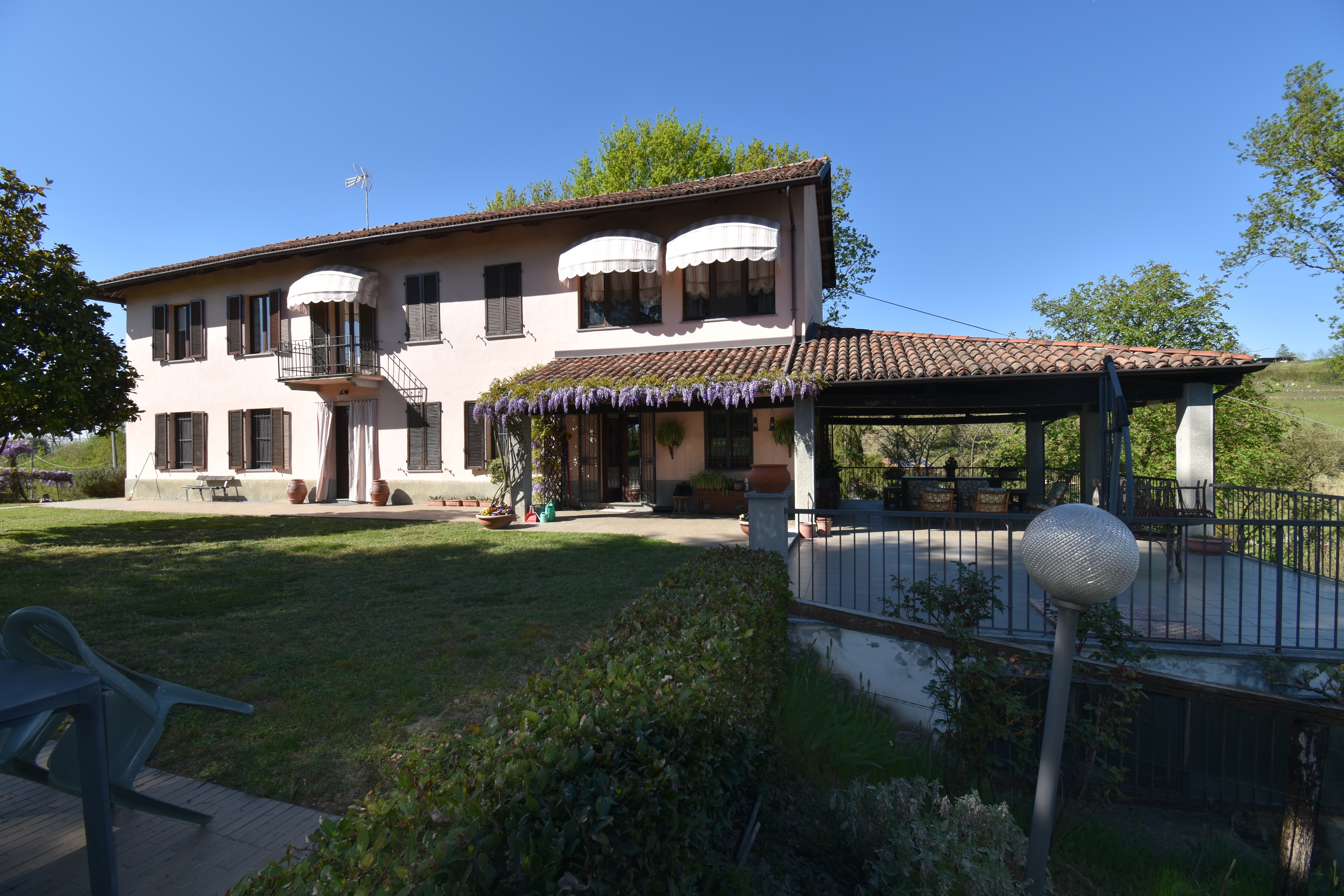 Asti, Itaalia, 5 Rooms Rooms,2 VannitoadVannitoad,Villa,Sale,1114