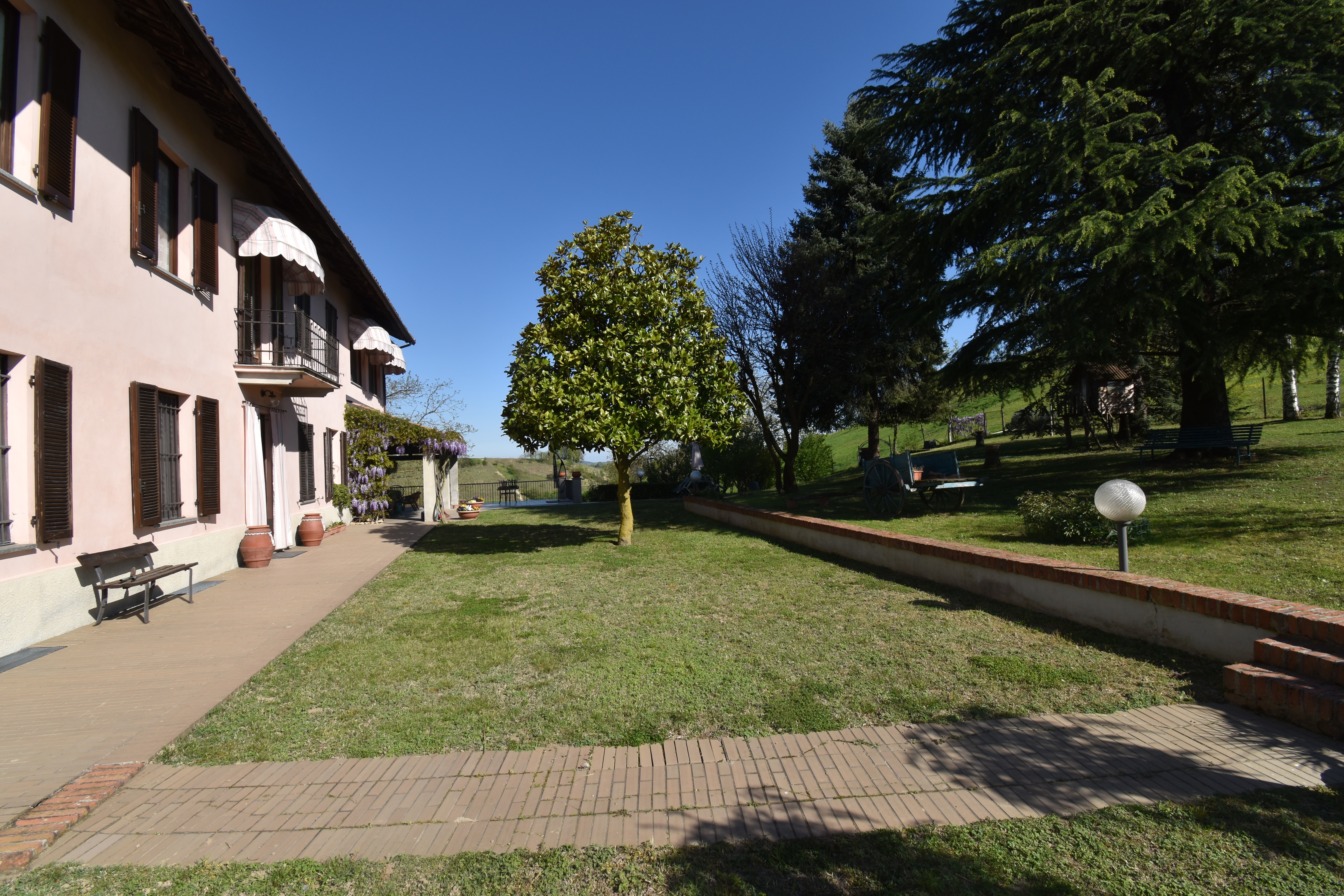 Asti, Itaalia, 5 Rooms Rooms,2 VannitoadVannitoad,Villa,Sale,1114