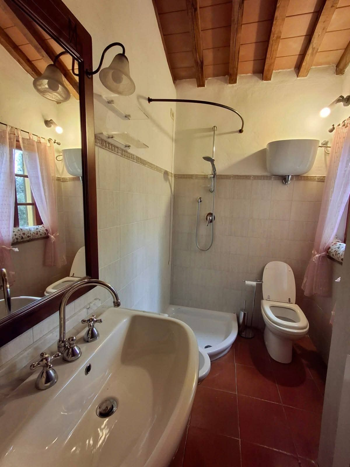 Itaalia, 3 Bedrooms Bedrooms, 7 Rooms Rooms,2 VannitoadVannitoad,Villa,Sale,1120