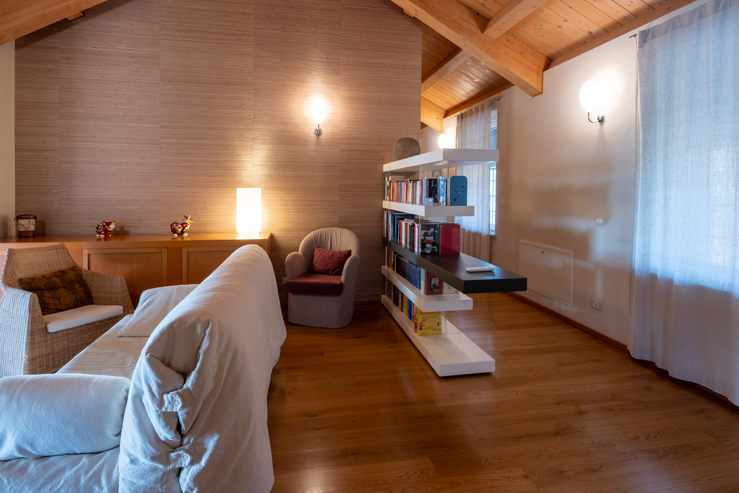 Azzano d'Asti, Itaalia, 6 Bedrooms Bedrooms, 13 Rooms Rooms,5 VannitoadVannitoad,Villa,Sale,1122