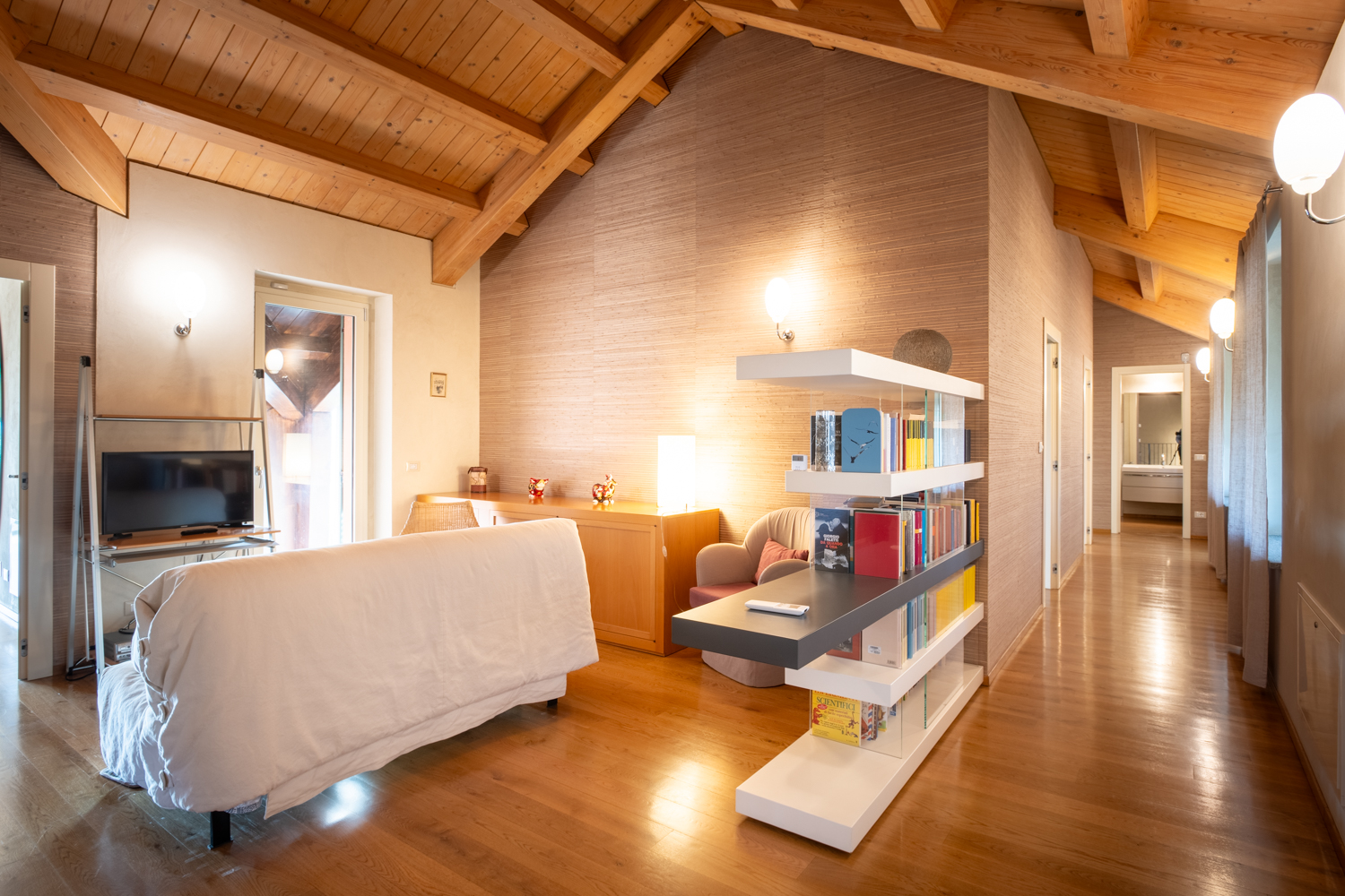 Azzano d'Asti, Itaalia, 6 Bedrooms Bedrooms, 13 Rooms Rooms,5 VannitoadVannitoad,Villa,Sale,1122