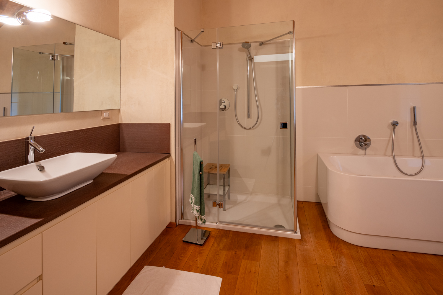 Azzano d'Asti, Itaalia, 6 Bedrooms Bedrooms, 13 Rooms Rooms,5 VannitoadVannitoad,Villa,Sale,1122