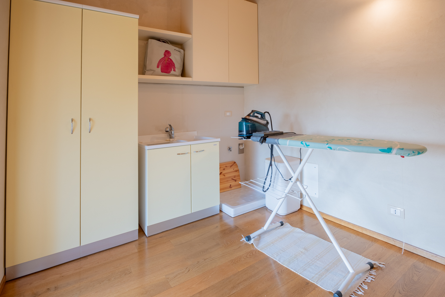 Azzano d'Asti, Itaalia, 6 Bedrooms Bedrooms, 13 Rooms Rooms,5 VannitoadVannitoad,Villa,Sale,1122
