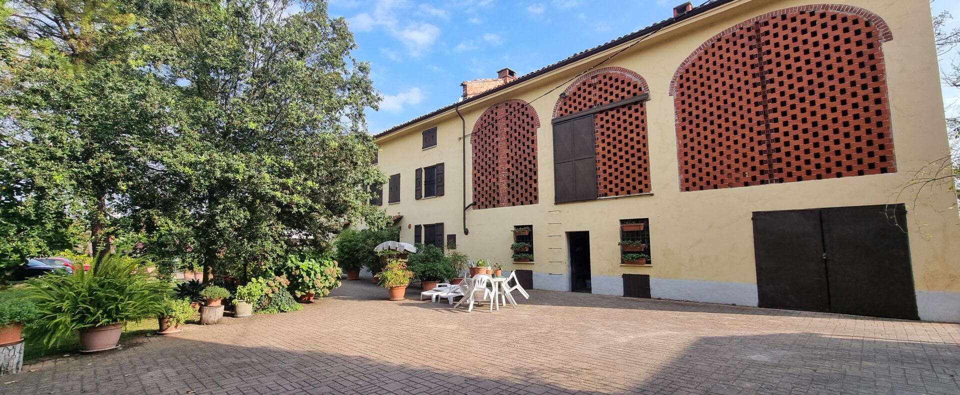 Acqui Terme, Itaalia, 4 Bedrooms Bedrooms, 10 Rooms Rooms,3 BathroomsBathrooms,Villa,Müük,1006