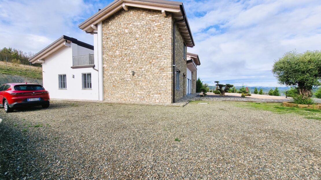 Acqui Terme, Itaalia, 4 Bedrooms Bedrooms, 10 Rooms Rooms,3 BathroomsBathrooms,Villa,Müük,1006