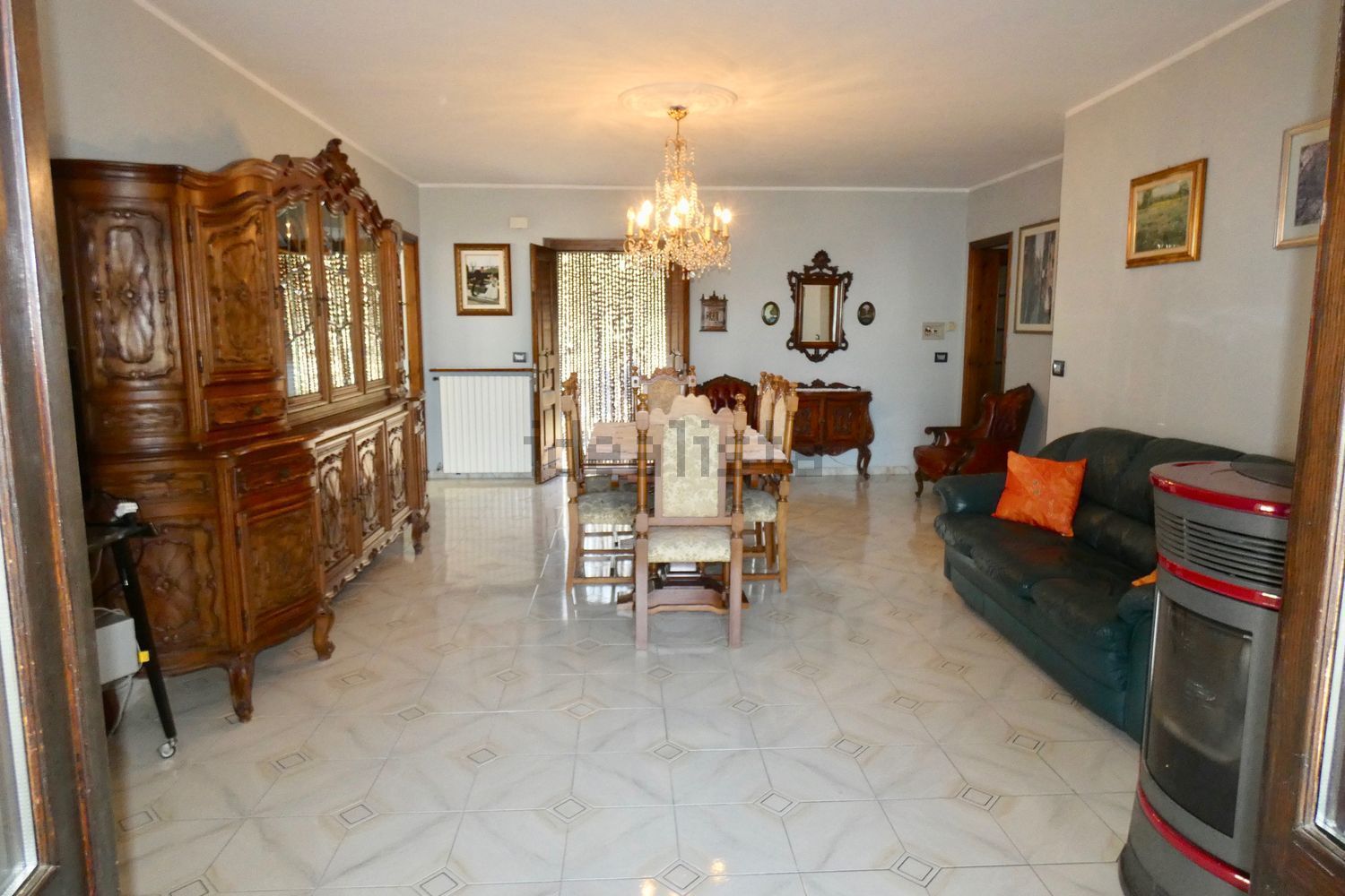 Canelli, Itaalia, 3 Bedrooms Bedrooms, 8 Rooms Rooms,2 VannitoadVannitoad,Villa,Sale,1018