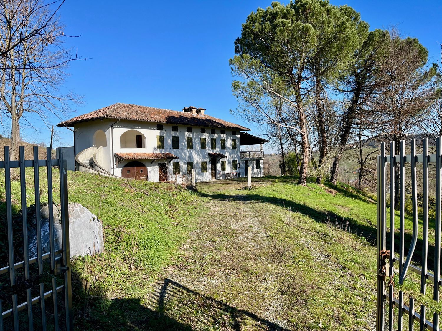 Canelli, Itaalia, 2 Bedrooms Bedrooms, 8 Rooms Rooms,2 VannitoadVannitoad,Villa,Sale,1021