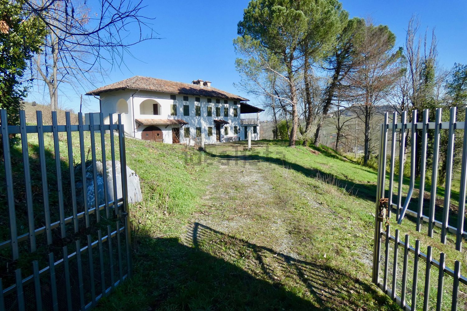 Canelli, Itaalia, 2 Bedrooms Bedrooms, 8 Rooms Rooms,2 VannitoadVannitoad,Villa,Sale,1021