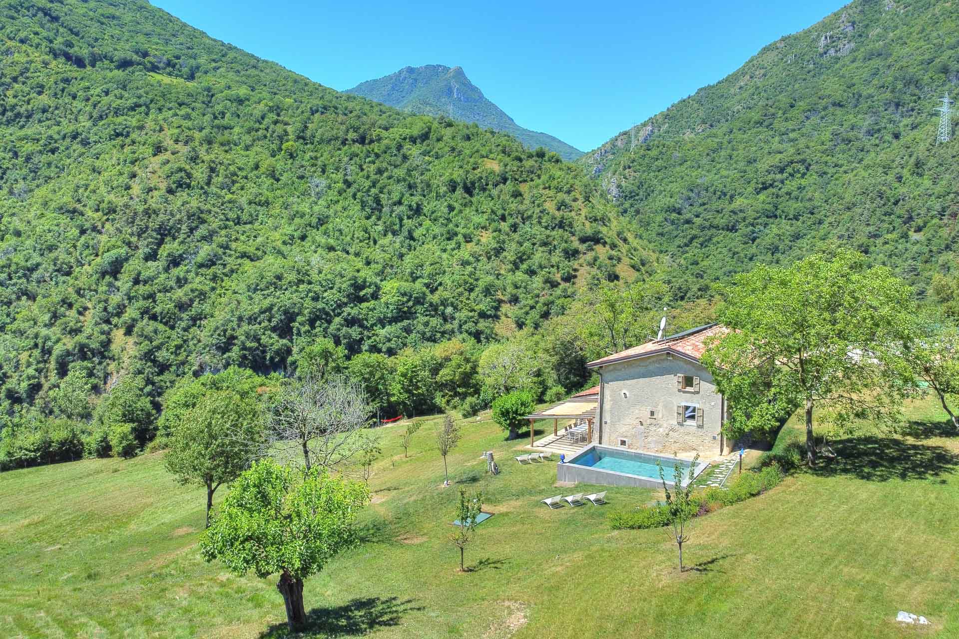 Itaalia, 8 Bedrooms Bedrooms, 10 Rooms Rooms,4 VannitoadVannitoad,Villa,Sale,1044