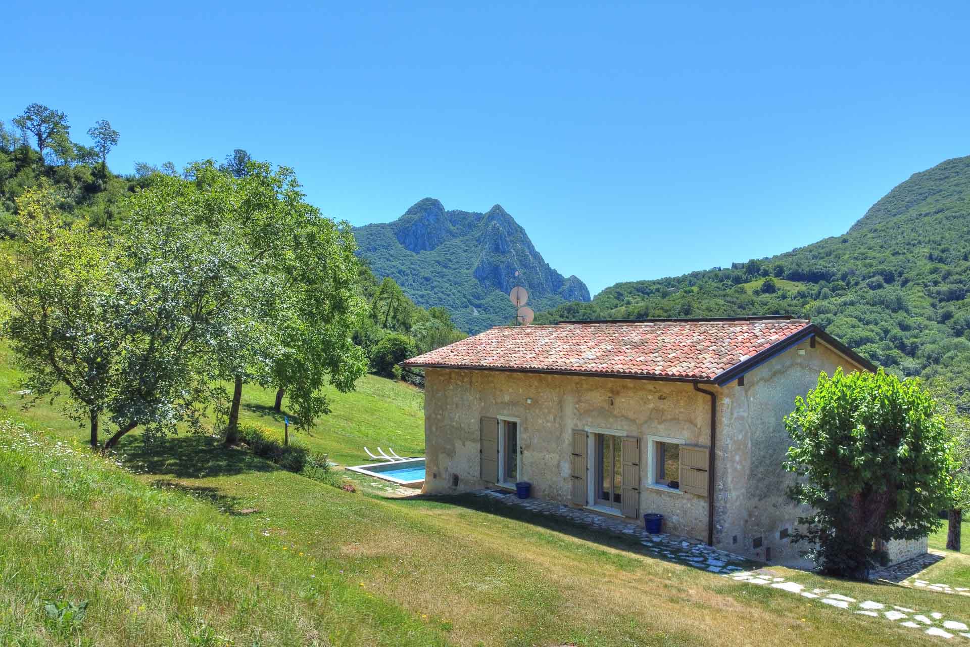 Itaalia, 8 Bedrooms Bedrooms, 10 Rooms Rooms,4 VannitoadVannitoad,Villa,Sale,1044